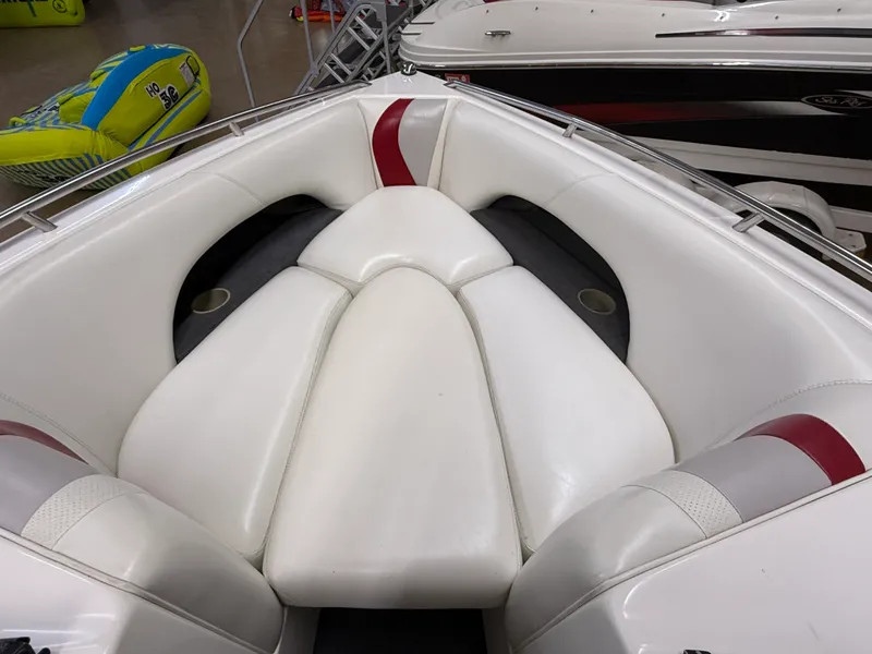 Slide: The Image of Malibu WAKESETTER 2002 - 10