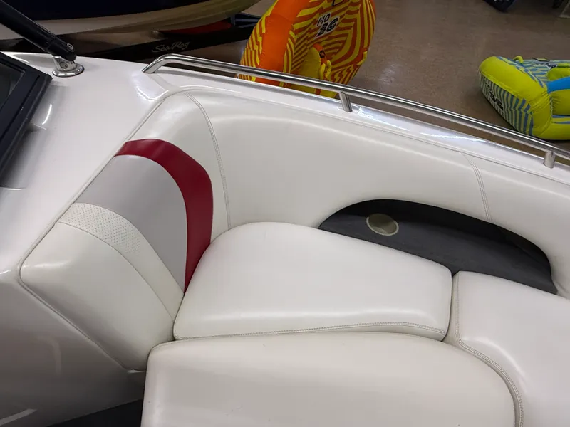 Slide: The Image of Malibu WAKESETTER 2002 - 11