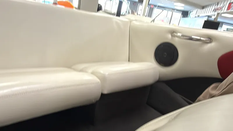 Slide: The Image of Malibu WAKESETTER 2002 - 20