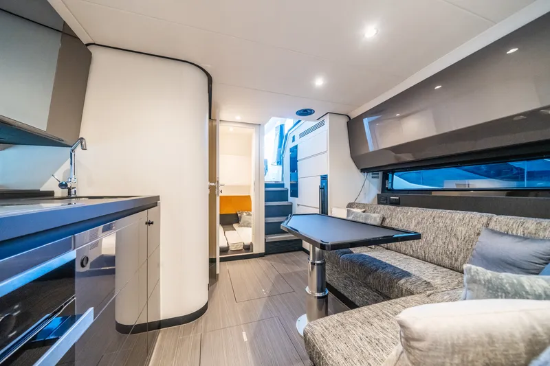Slide: The Image of Azimut VERVE 47 2022 - 17