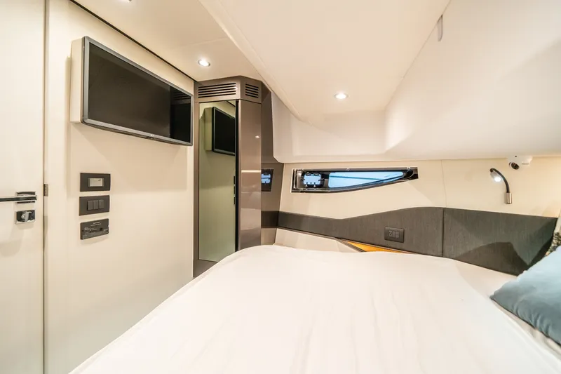 Slide: The Image of Azimut VERVE 47 2022 - 19