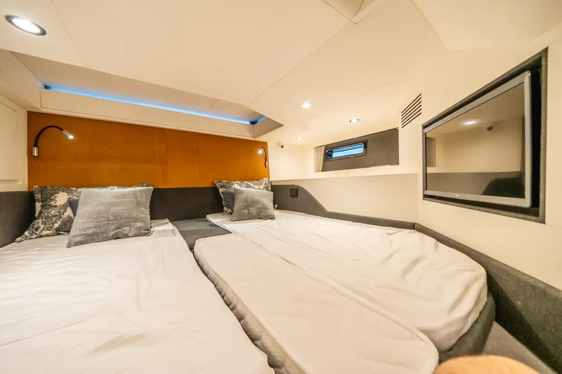 Slide: The Image of Azimut VERVE 47 2022 - 20