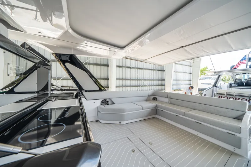Slide: The Image of Azimut VERVE 47 2022 - 6