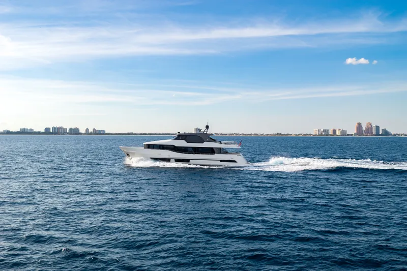 Slide: The Image of Ocean Alexander 28L 2026 - 2