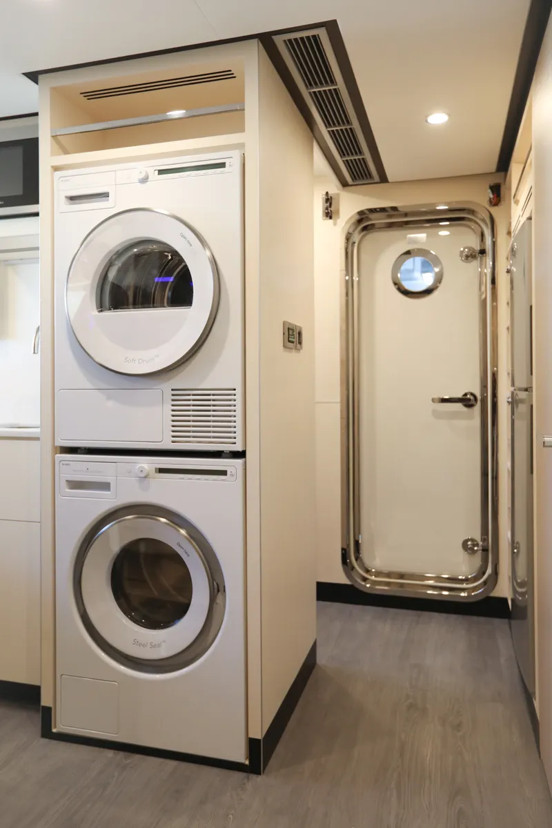 Slide: The Image of Ocean Alexander 28L 2026 - 39