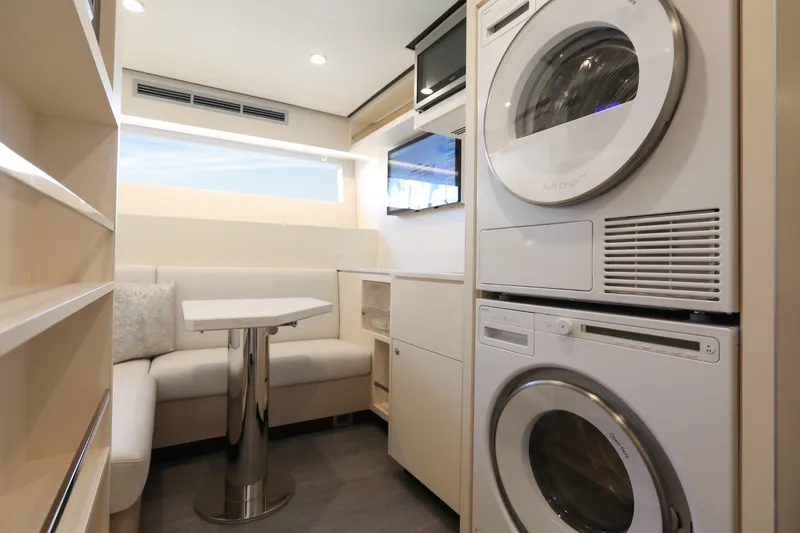 Slide: The Image of Ocean Alexander 28L 2026 - 41