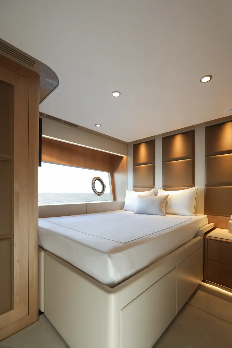 Slide: The Image of Ocean Alexander 28L 2026 - 78