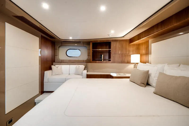 Slide: The Image of Ocean Alexander 30R 2026 - 1