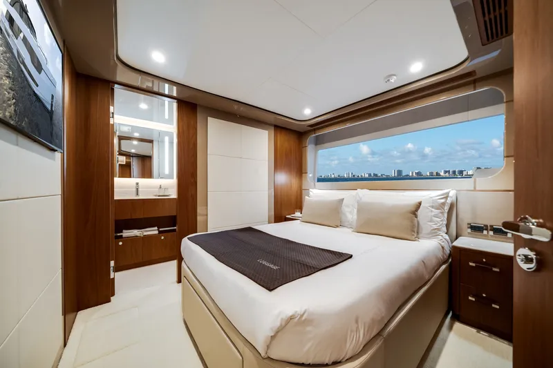 Slide: The Image of Ocean Alexander 30R 2026 - 15