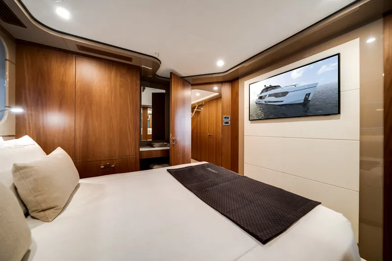 Slide: The Image of Ocean Alexander 30R 2026 - 18