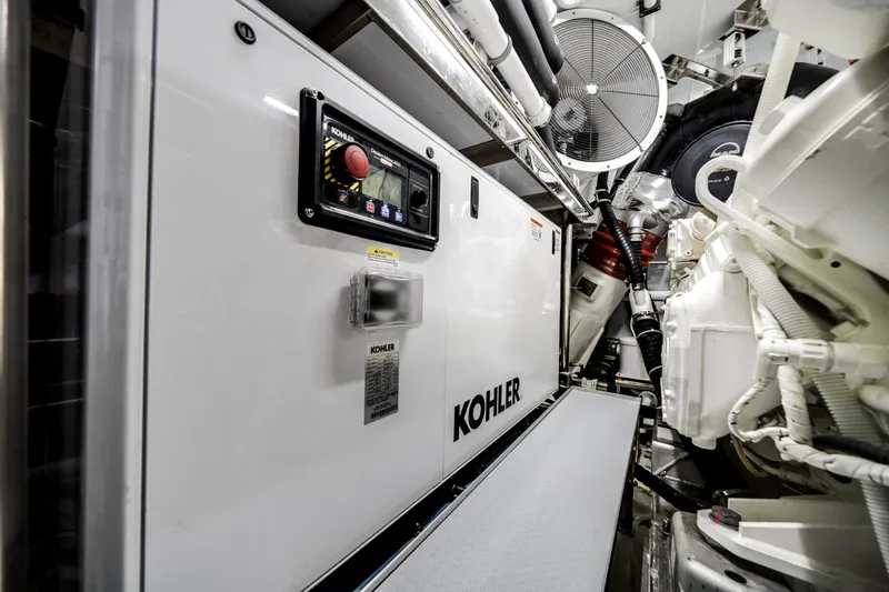 Slide: The Image of Ocean Alexander 30R 2026 - 80