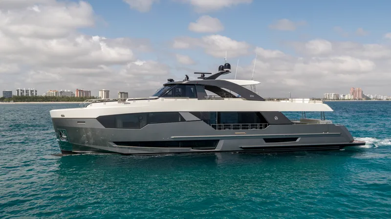 Slide: The Image of Ocean Alexander 30R 2026 - 2