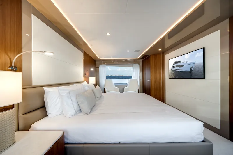 Slide: The Image of Ocean Alexander 30R 2026 - 24