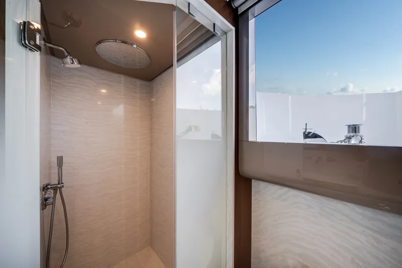 Slide: The Image of Ocean Alexander 30R 2026 - 31