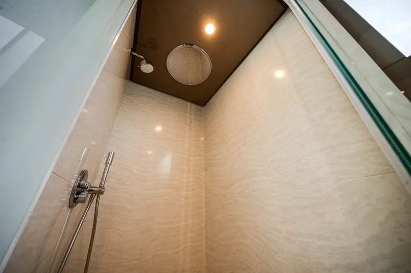 Slide: The Image of Ocean Alexander 30R 2026 - 32