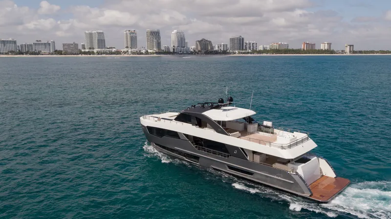 Slide: The Image of Ocean Alexander 30R 2026 - 4