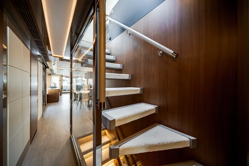 Slide: The Image of Ocean Alexander 30R 2026 - 54