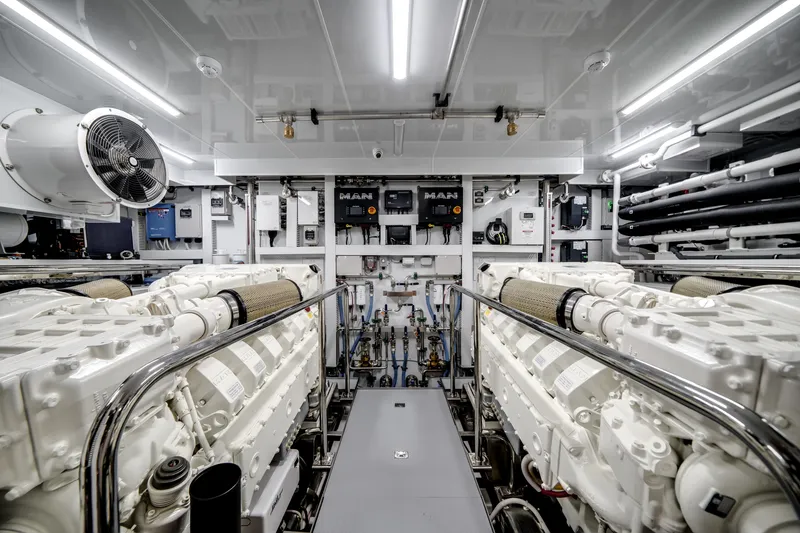 Slide: The Image of Ocean Alexander 30R 2026 - 64