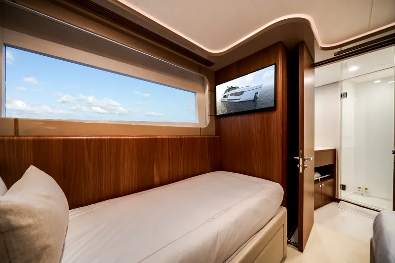 Slide: The Image of Ocean Alexander 30R 2026 - 7