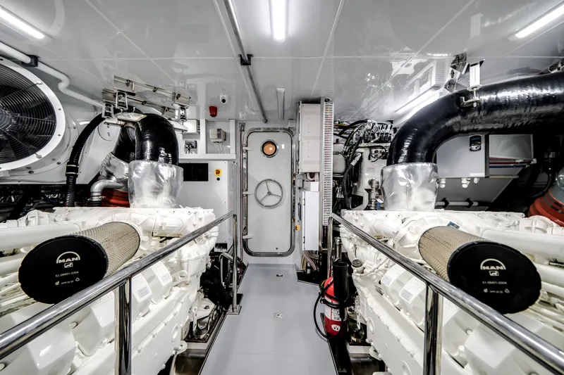 Slide: The Image of Ocean Alexander 30R 2026 - 82