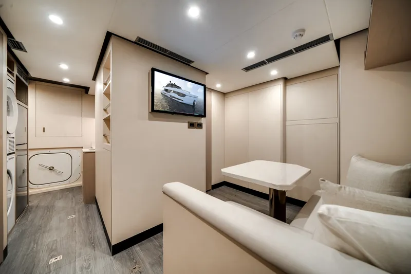 Slide: The Image of Ocean Alexander 30R 2026 - 84