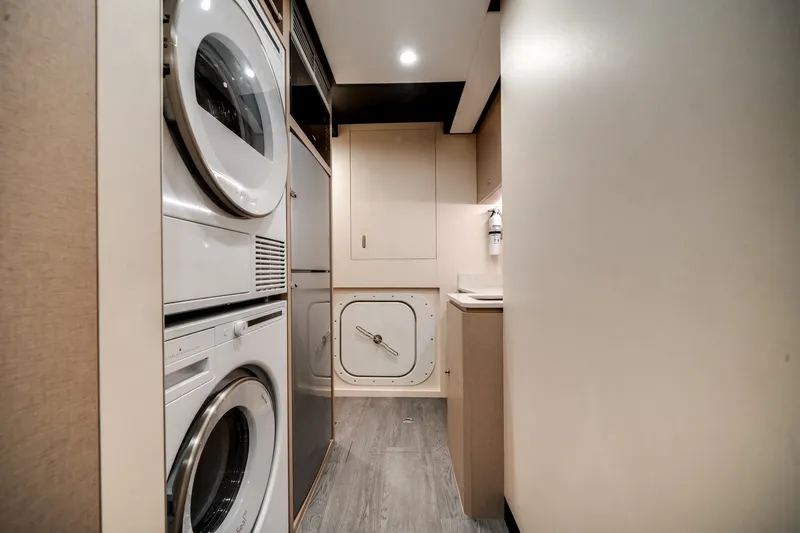 Slide: The Image of Ocean Alexander 30R 2026 - 86