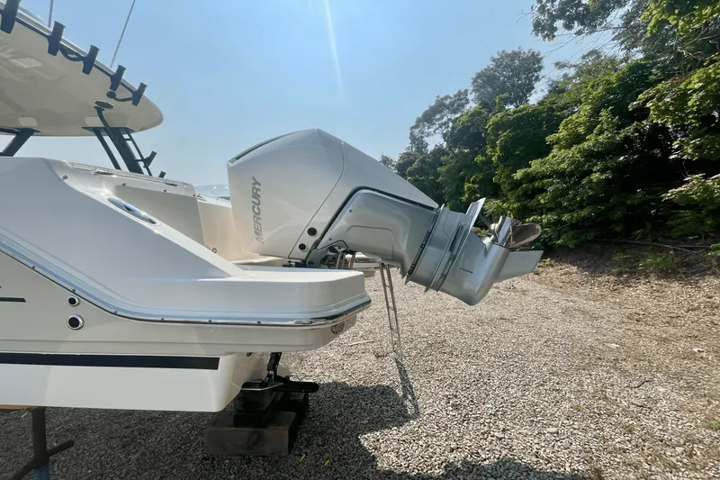 Slide: The Image of Boston Whaler 280 VANTAGE 2022 - 2