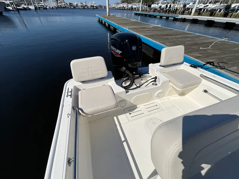 Slide: The Image of Boston Whaler 170 Montauk 2026 - 10