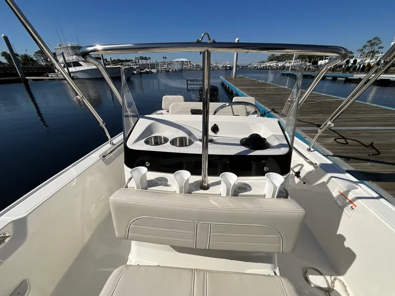 Slide: The Image of Boston Whaler 170 Montauk 2026 - 13