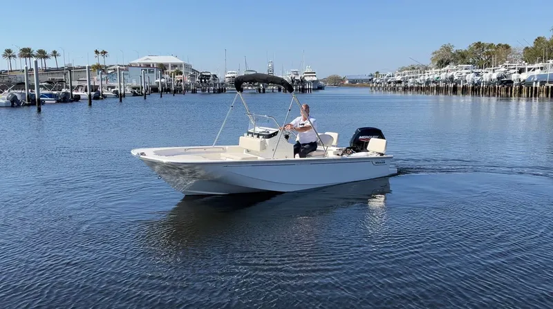 Slide: The Image of Boston Whaler 170 Montauk 2026 - 5