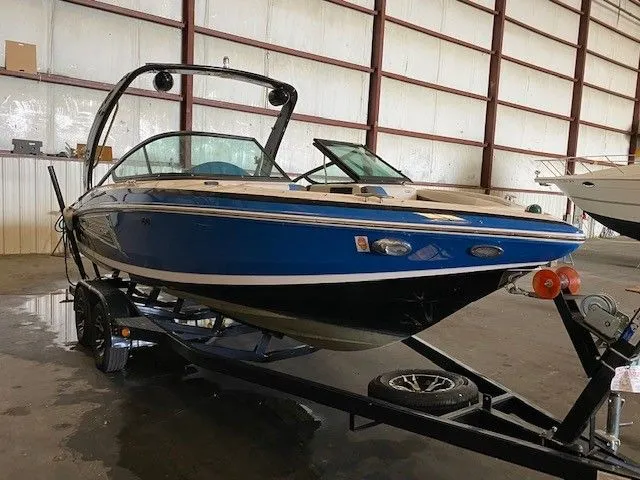 Slide: The Image of Regal 2100 SURF 2016 - 1