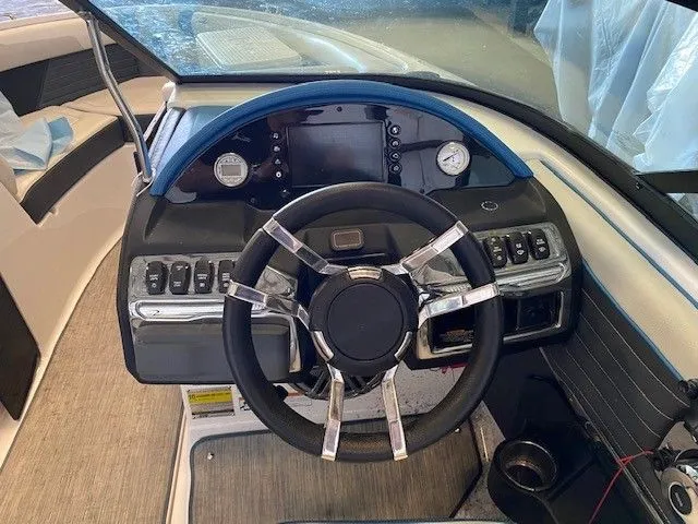 Slide: The Image of Regal 2100 SURF 2016 - 16