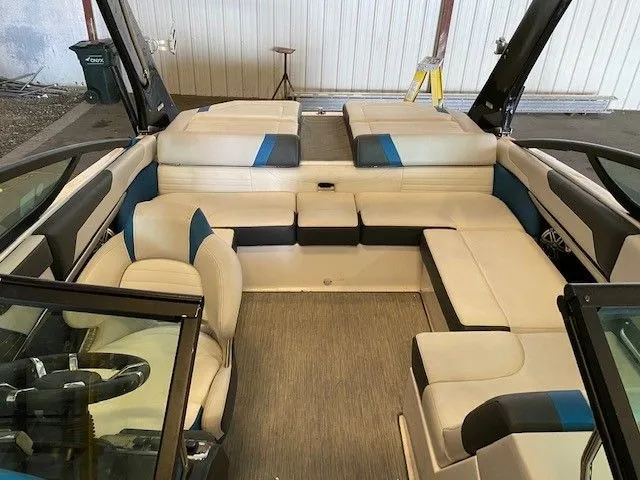 Slide: The Image of Regal 2100 SURF 2016 - 9