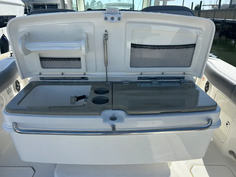 Slide: The Image of Boston Whaler 330 Outrage 2026 - 21