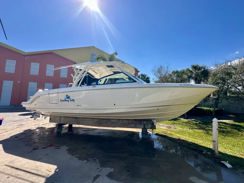 The Image of Boston Whaler 320 VANTAGE 2024 - 0