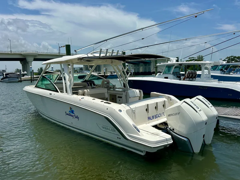 Slide: The Image of Boston Whaler 320 VANTAGE 2024 - 2