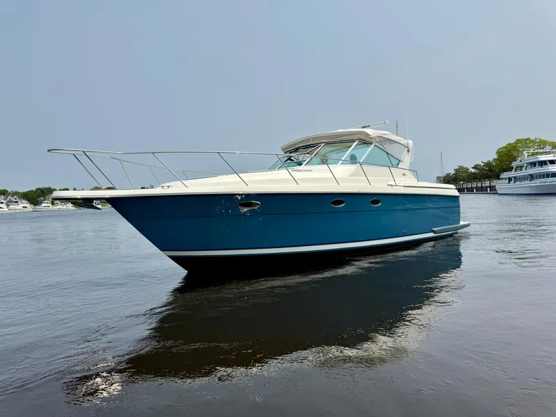 Slide: The Image of Tiara 3500 Express 1996 - 6