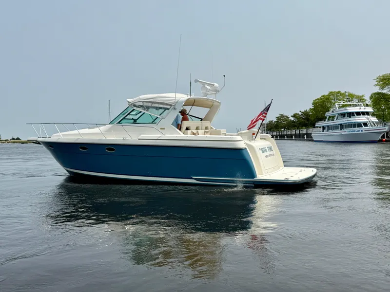 Slide: The Image of Tiara 3500 Express 1996 - 9