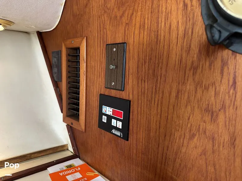 Slide: The Image of Tiara 3300 Open 1992 - 15994079