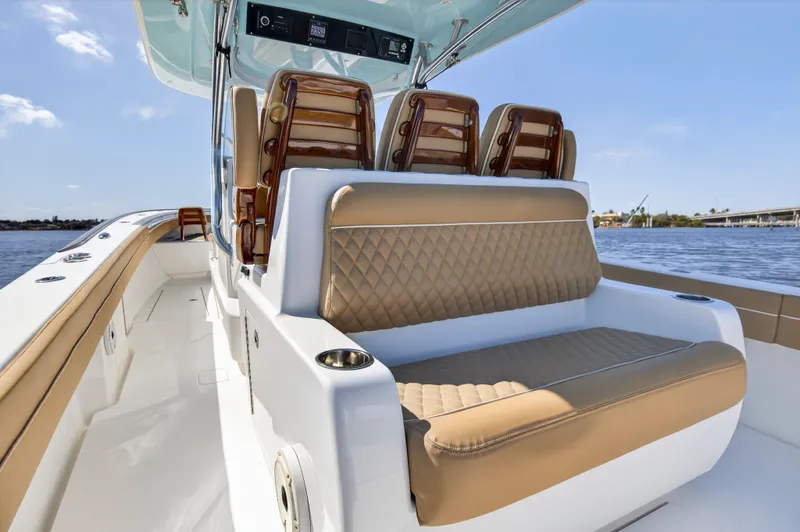 Slide: The Image of Valhalla Boatworks V-37 2020 - 40