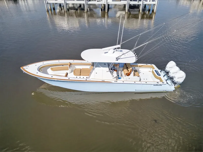 Slide: The Image of Valhalla Boatworks V-37 2020 - 6