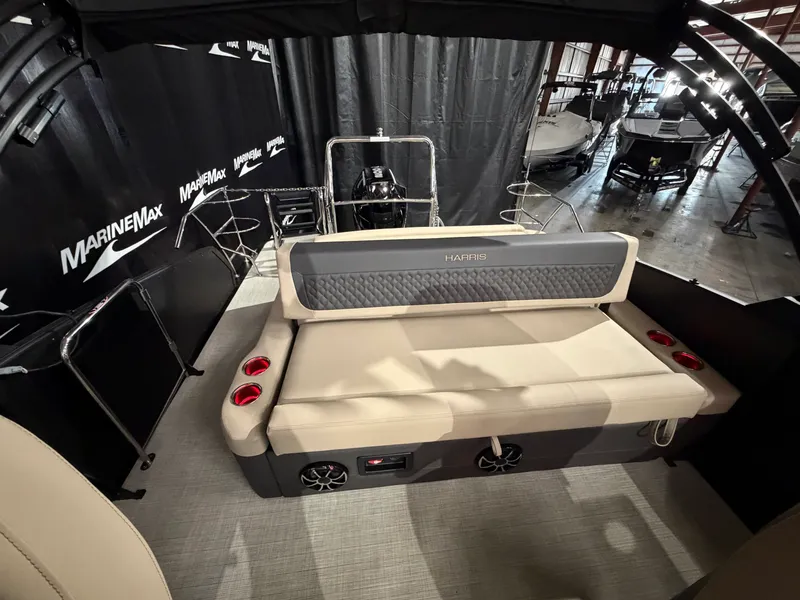 Slide: The Image of Harris Sunliner 230 2026 - 10