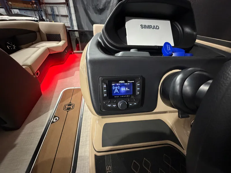 Slide: The Image of Harris Sunliner 230 2026 - 13