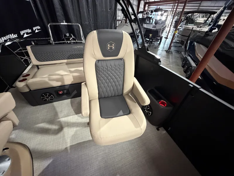 Slide: The Image of Harris Sunliner 230 2026 - 17