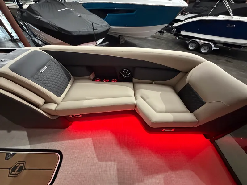 Slide: The Image of Harris Sunliner 230 2026 - 21