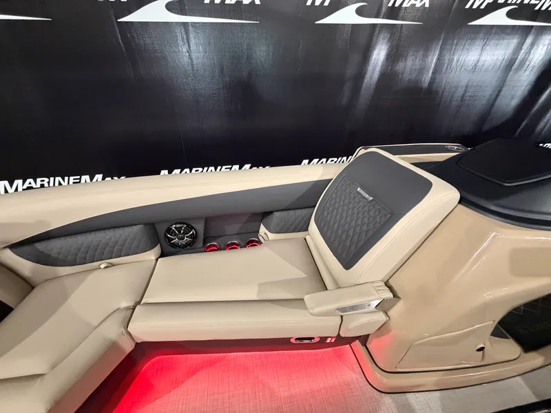 Slide: The Image of Harris Sunliner 230 2026 - 23