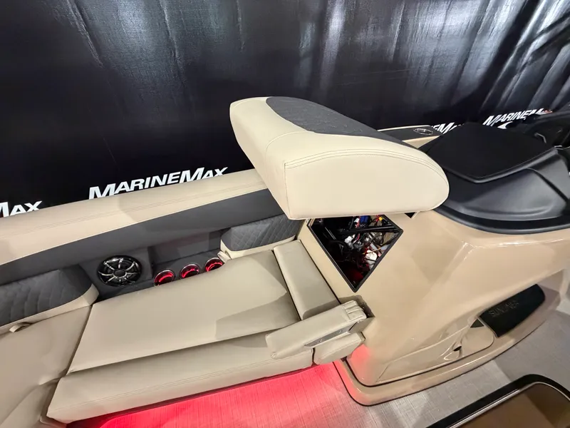 Slide: The Image of Harris Sunliner 230 2026 - 24