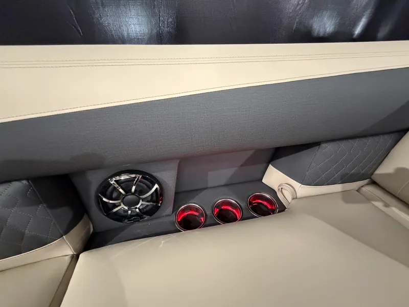 Slide: The Image of Harris Sunliner 230 2026 - 27