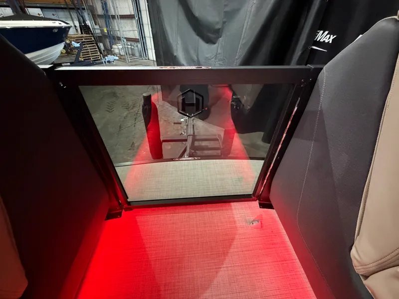 Slide: The Image of Harris Sunliner 230 2026 - 28