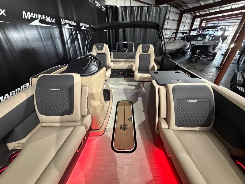 Slide: The Image of Harris Sunliner 230 2026 - 29